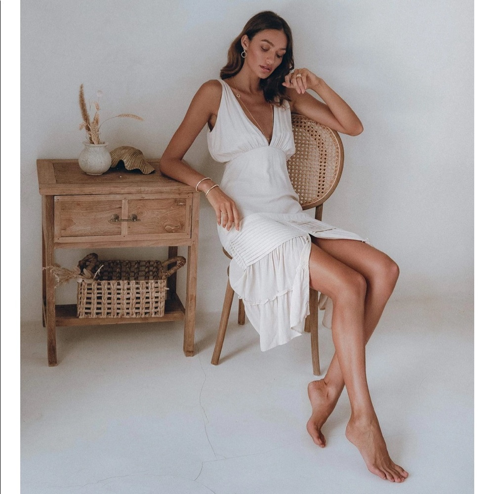 Aura Lauren midi dress. Champagne colored. Size small. Never worn.